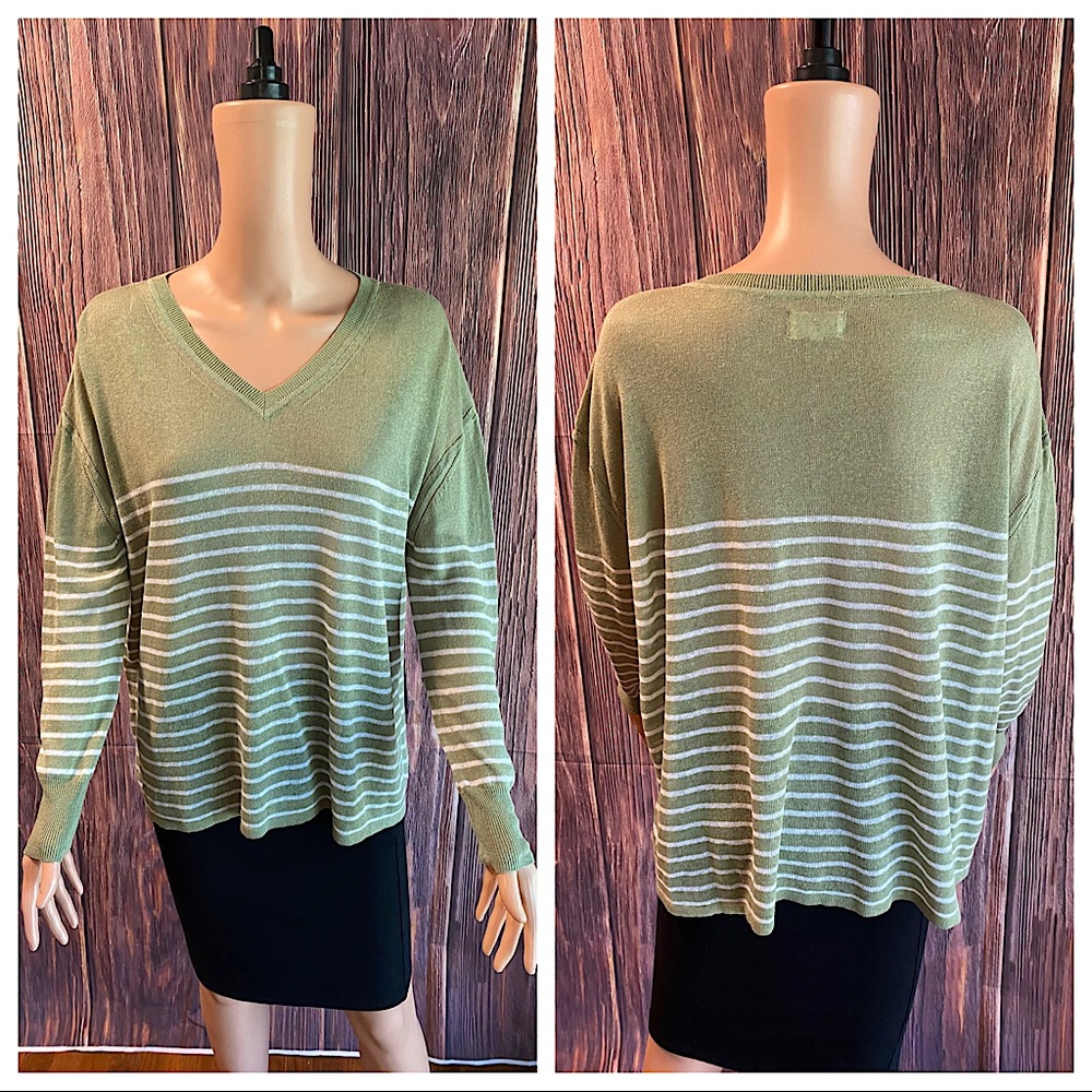 Lou & Grey sz small lime light forest green white stripped linen v neck